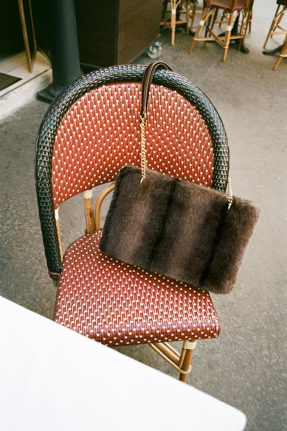 ZARA СУМКА ИЗ ИСКУССТВЕННОГО МЕХА, КОРИЧНЕВЫЙ