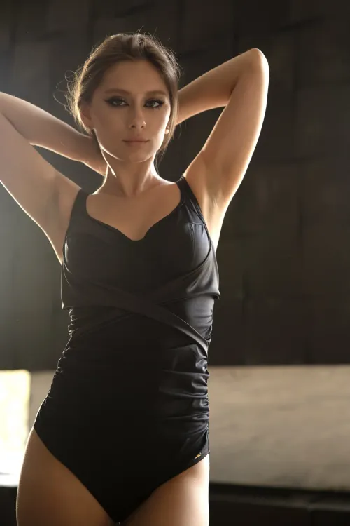 Купальник Zebra слитный на каркасах (черный)