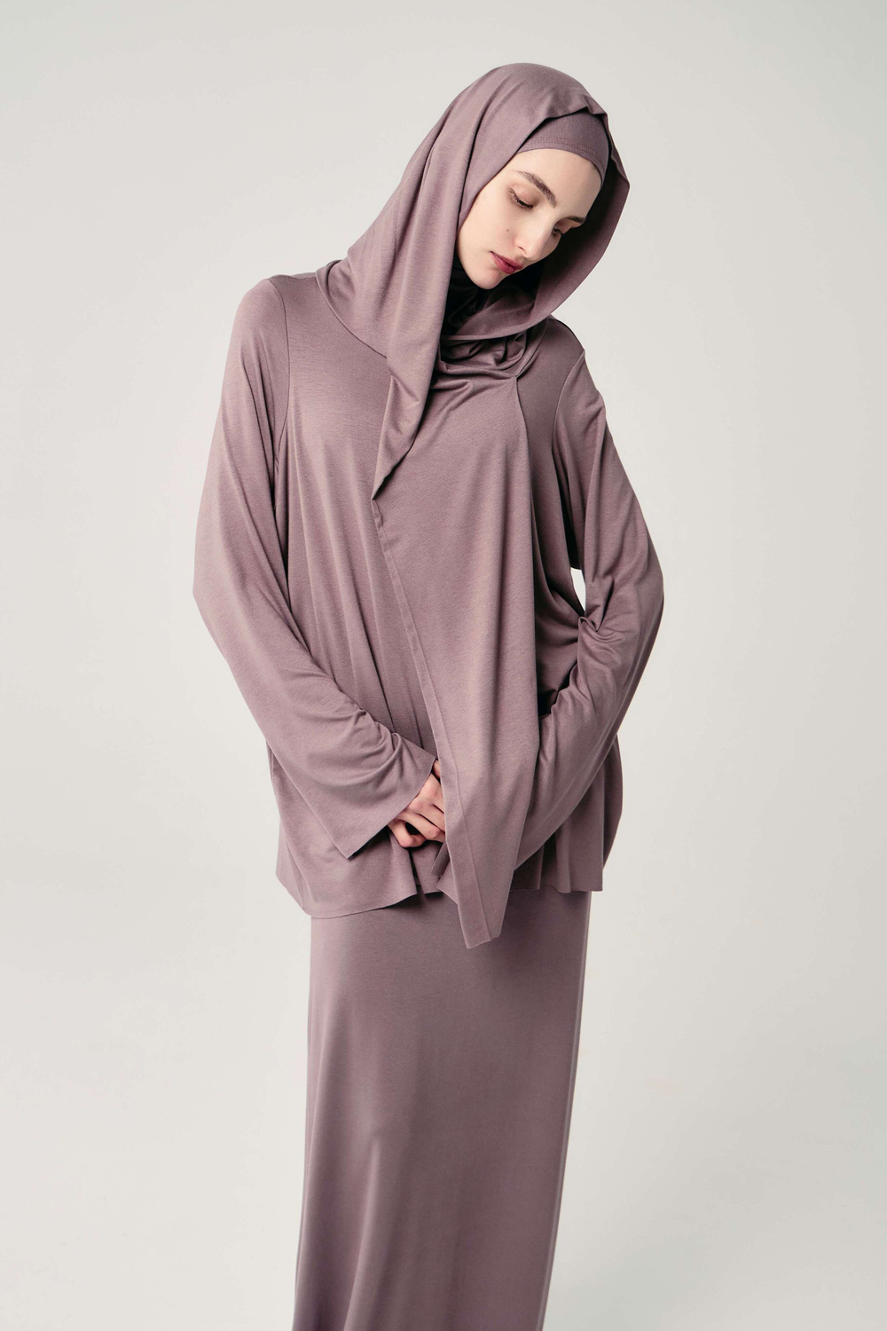 Лонгслив с капюшоном мокко