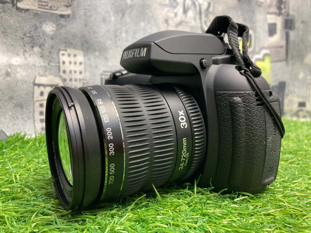 FujiFilm FinePix HS30EXR