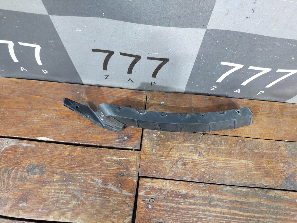 Кронштейн бампера правый Kia Rio 4 X-Line 20-нв Б/У Оригинал 865B4H0900