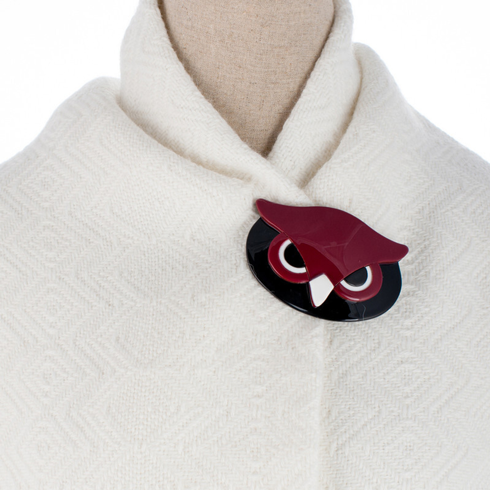 30033000 Брошь Chance