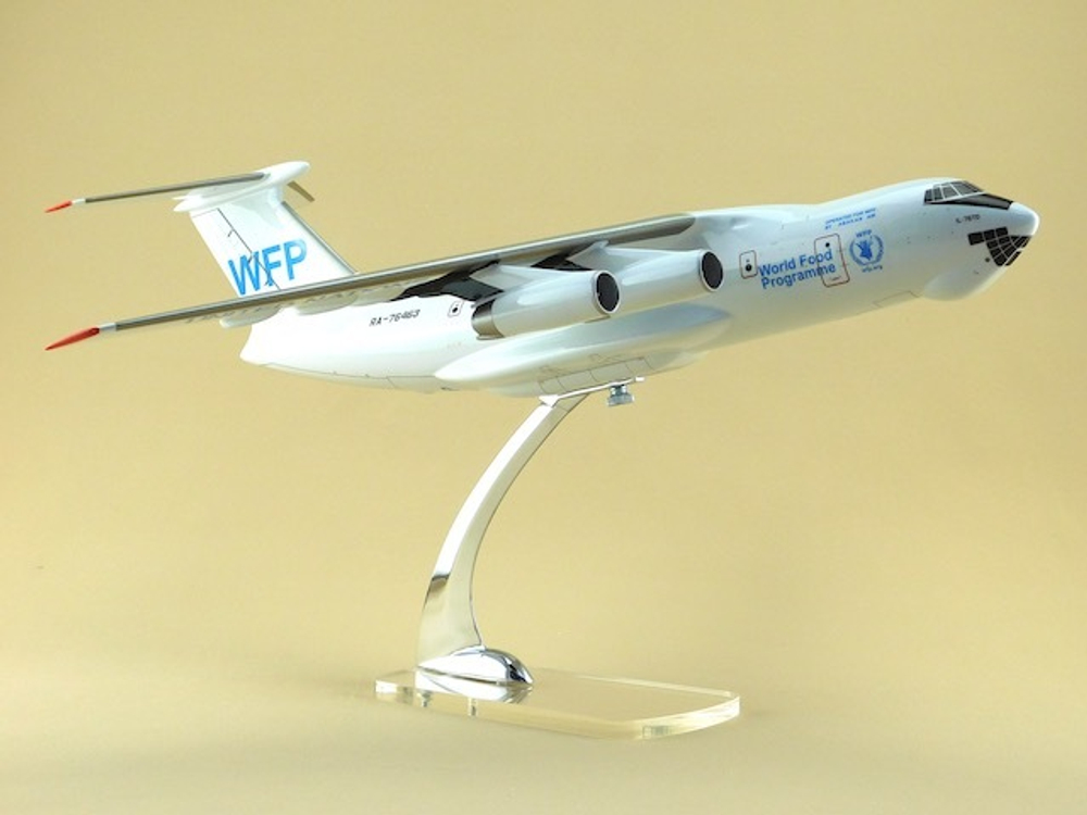 Модель самолета Ил-76ТД (М1:100, WFP)