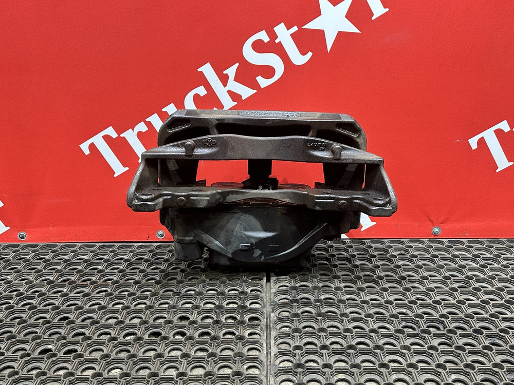 Суппорт передний правый 2023г