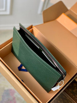 Louis Vuitton Pochette Voyage MM