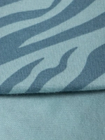 Зеленый костюм для девочки на осень