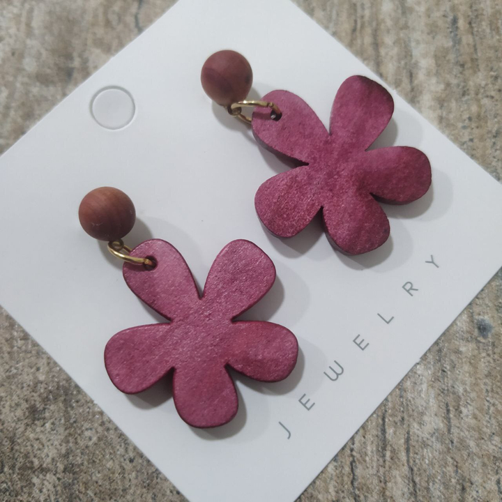 Серьги-гвоздики подвеска пятилистник дерево цвет розовый темный