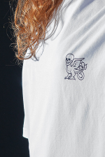 Футболка Ваарга oversize женская белая «Волколак» (Сказки тёмной стороны)