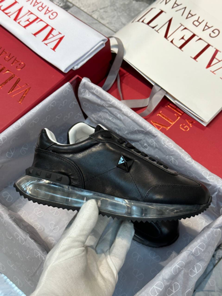 Кроссовки Valentino