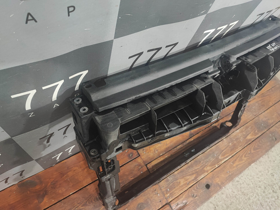 Панель передняя (телевизор) Volkswagen Tiguan 2 16-нв Б/У Оригинал 5NR805588D