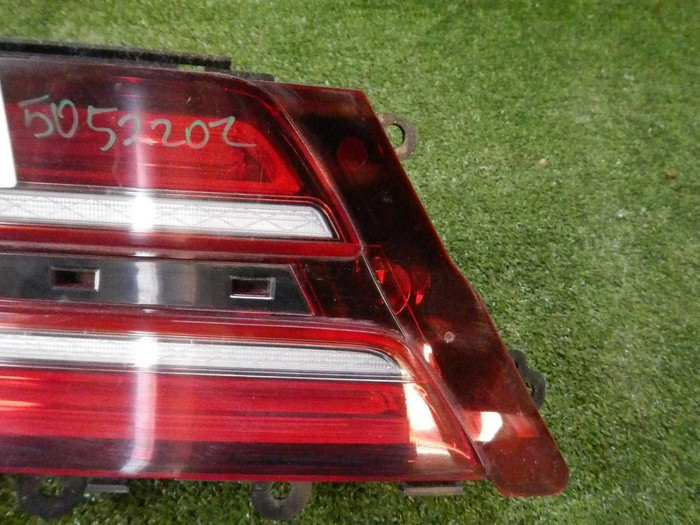 Фонарь правый внутренний Genesis G80 2 (2020-н.в.)