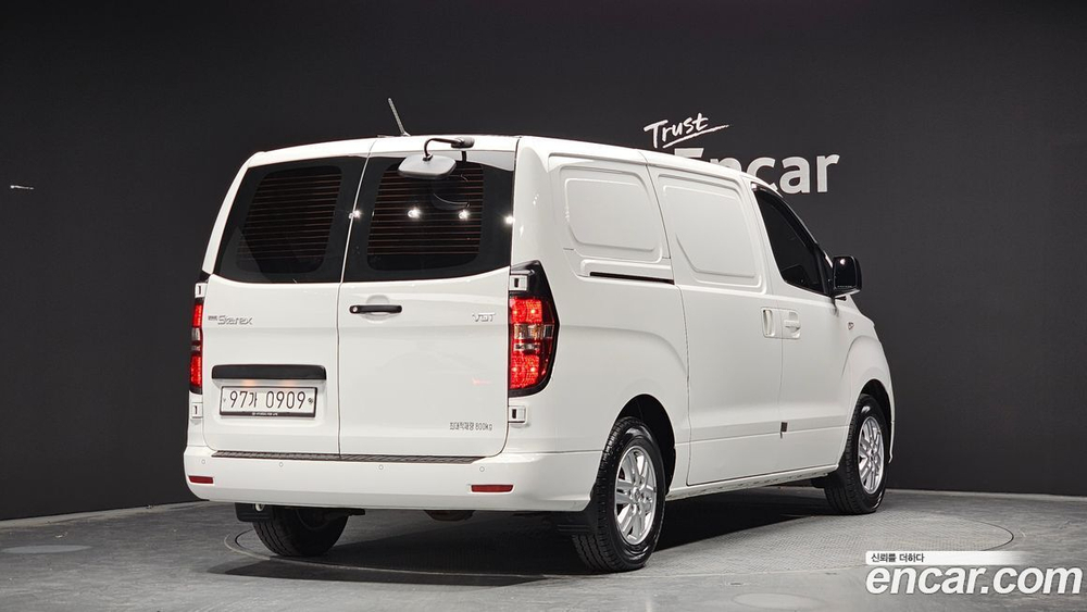 Hyundai The New Grand Starex Van 3-х местный (06.2020)