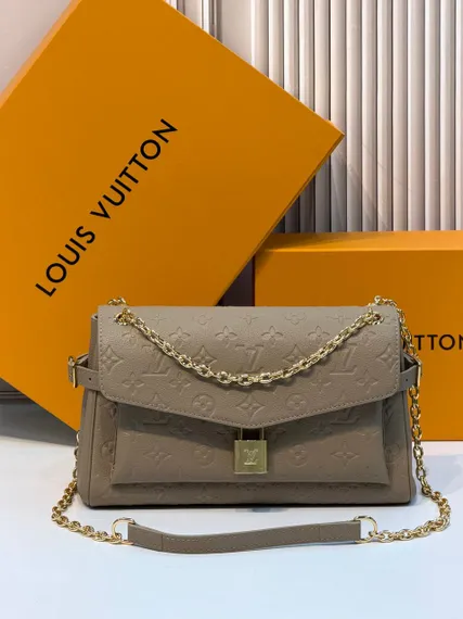 Сумка Louis Vuitton Anytime Flap
