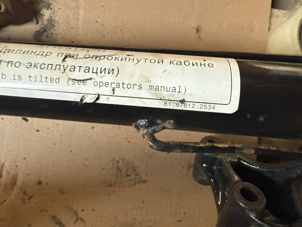 Цилиндр подъема кабины 2021г