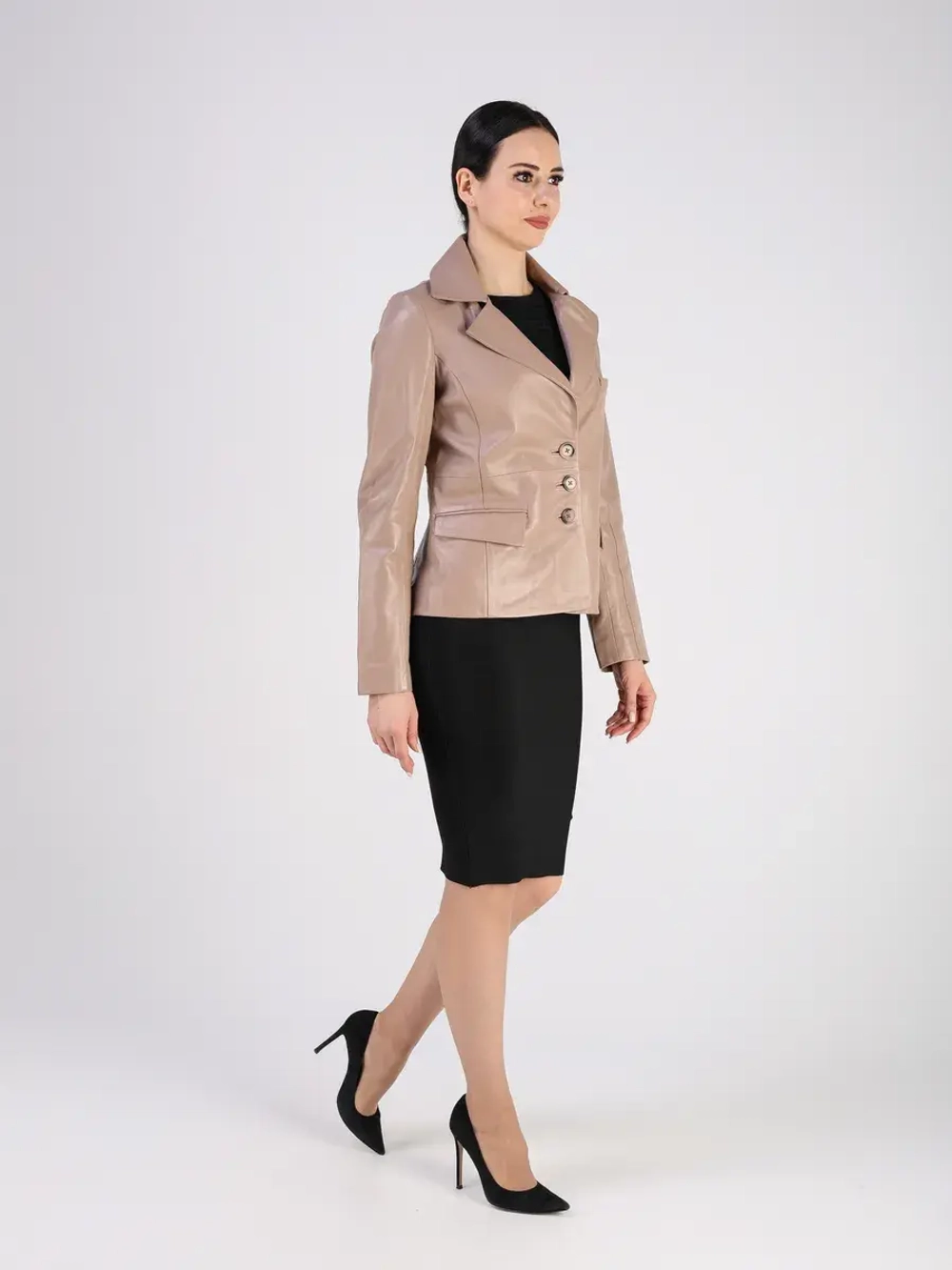 Кожаная куртка демисезонная блейзер