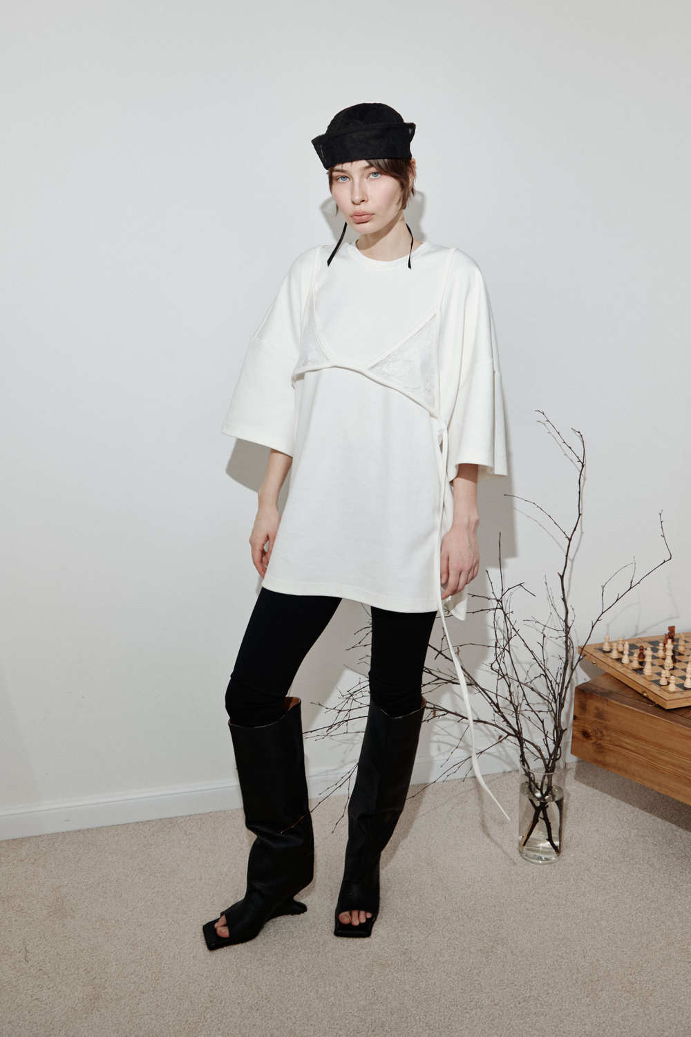 Футболка-трансформер со съёмным лифом молочная