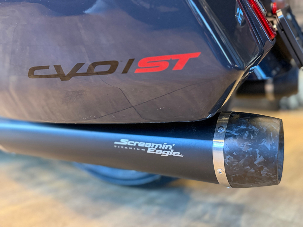 CVO Road Glide ST "Inferno Gray" (2026)