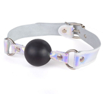 Кляп-шарик на белых ремешках с перламутровыми вставками (Цвет: белый с черным)