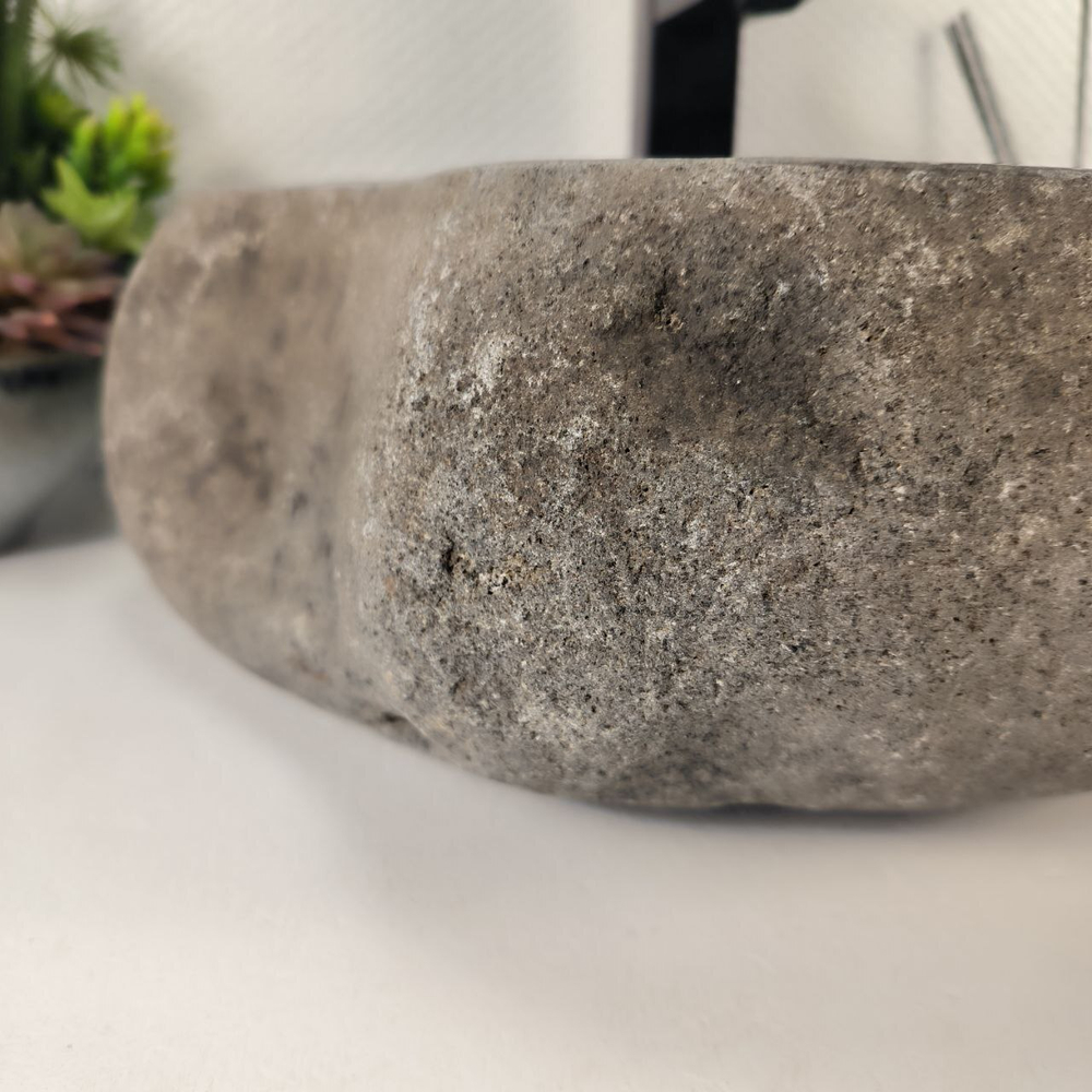 Раковина из речного камня RS-65168 42*35*15 0861