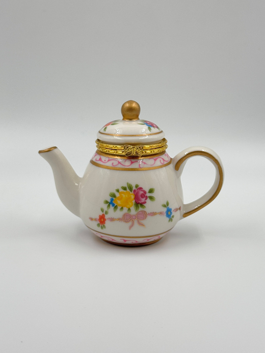 Шкатулка в виде чайника