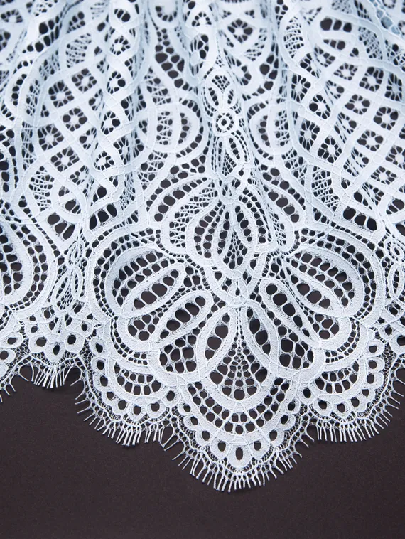 01-58 Кружево шантильи 25 см, голубой 051