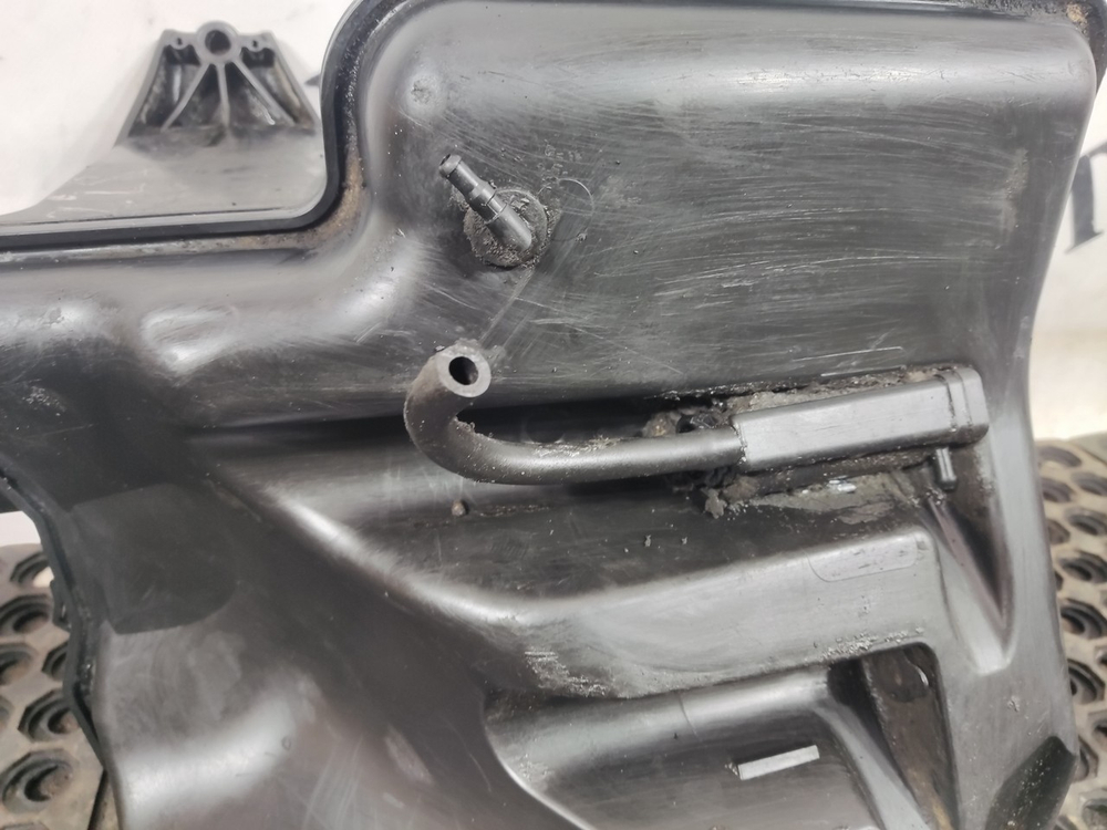 Бачок омывателя лобового стекла 2020г