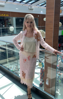 Летняя нежно-розового цвета юбка