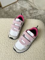 Новые кроссовки W6YZ, 32