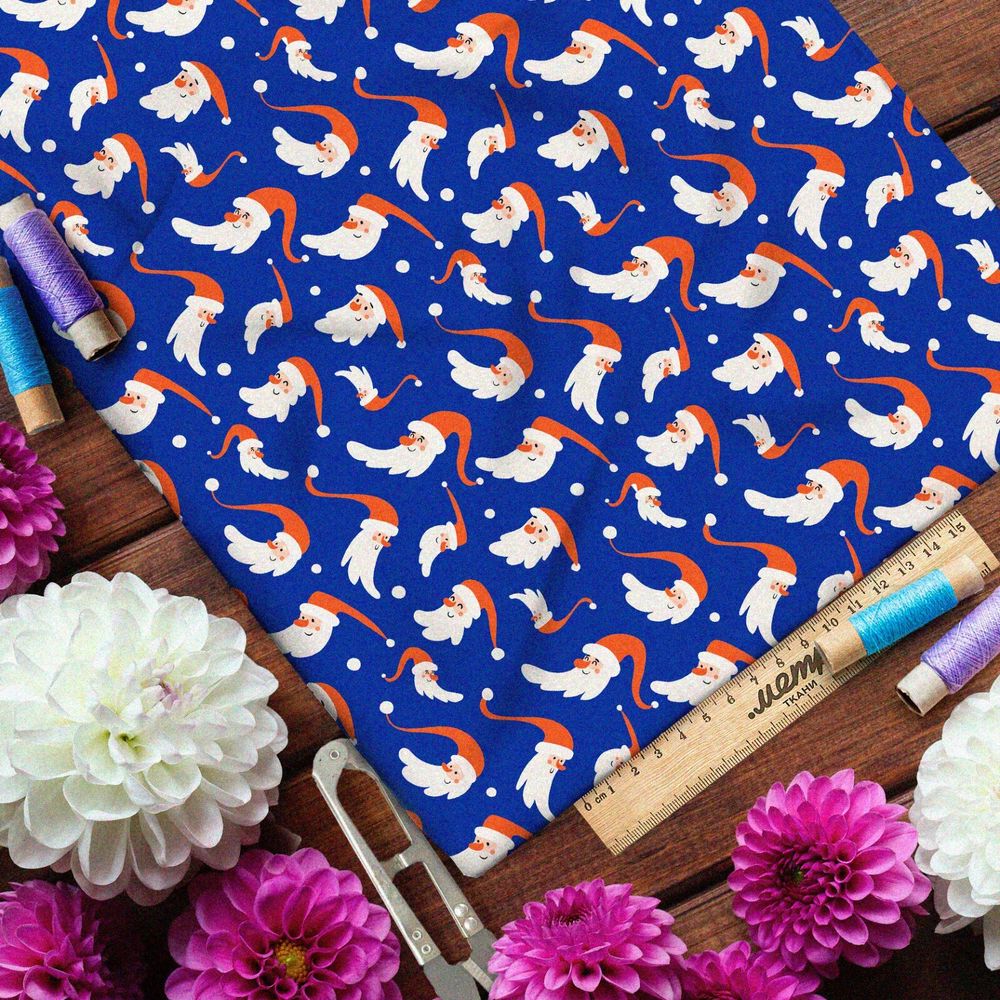 Ткань таффета мелкие санта-клаусы на синем фоне