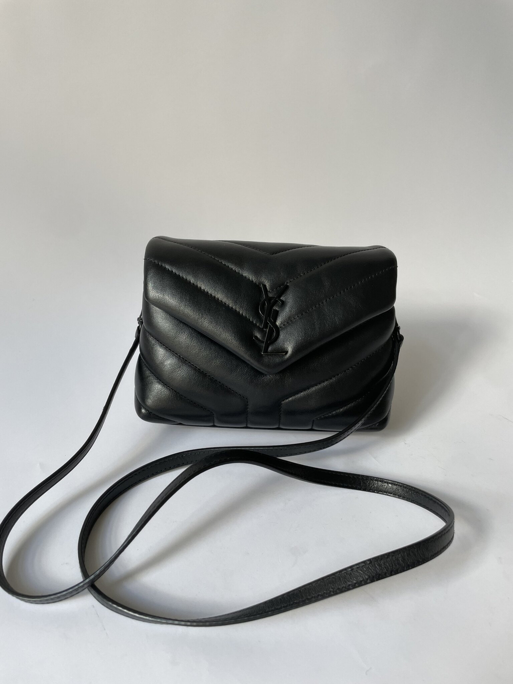 Сумка Yves Saint Laurent LouLou Tablet Holder Flap Bag Matelasse