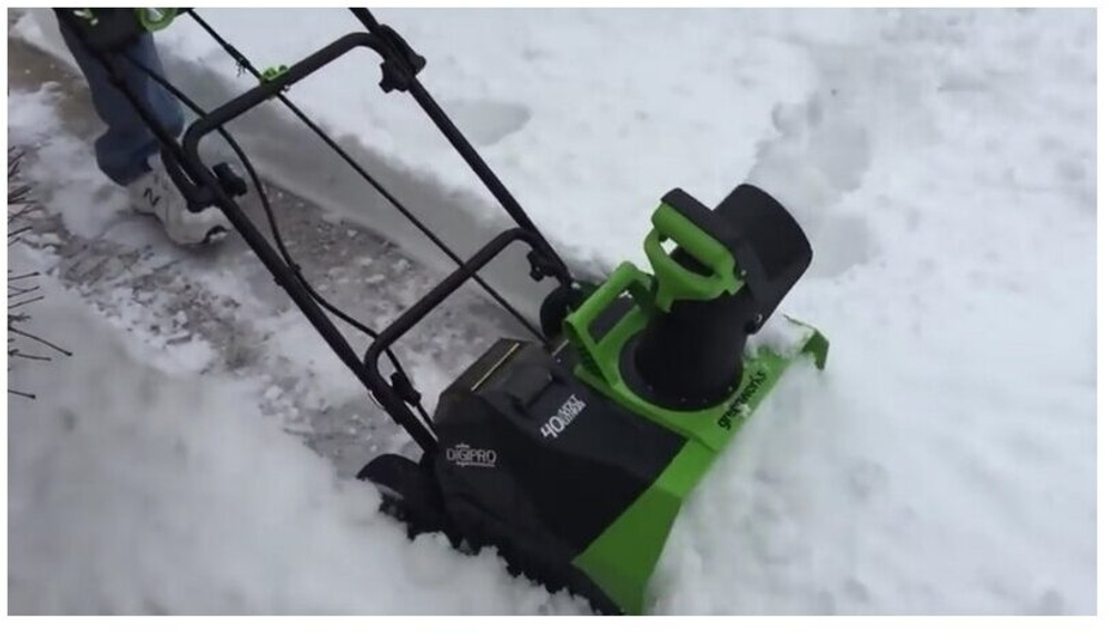 Снегоуборщик GREENWORKS GD40SB 40В,51см,б/щ,1хАКБ 4Ач и ЗУ (2600607)