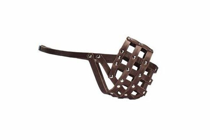 ДАРЭЛЕНД Намордник кожаный сетчатый №5 (кобель овчарки), коричневый