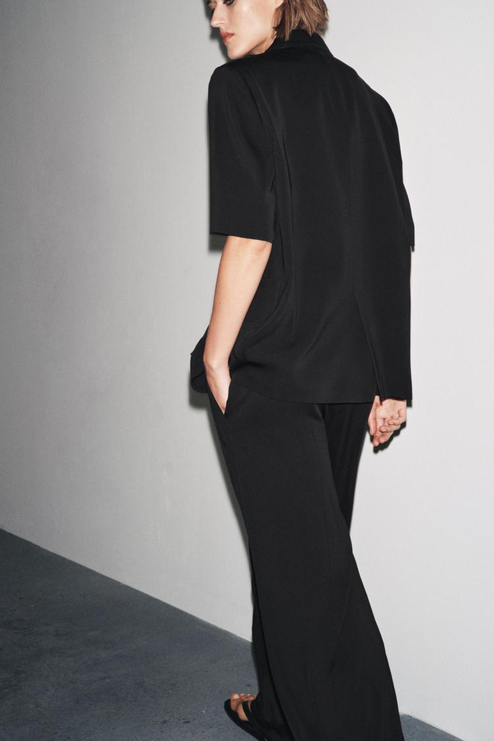 ZARA БЛЕЙЗЕР С КОРОТКИМИ РУКАВАМИ — ZW COLLECTION, ЧЕРНЫЙ