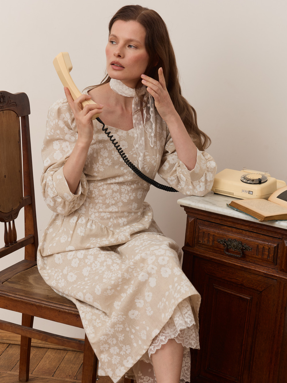 Платье с вырезом-сердечко