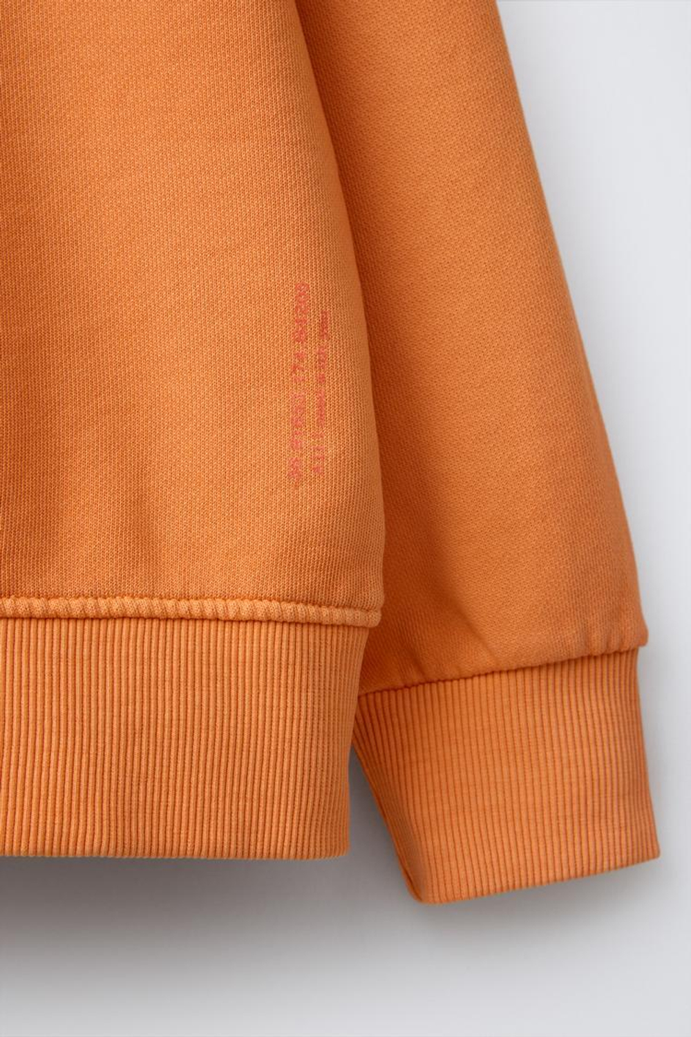 ZARA ТОЛСТОВКА И ШОРТЫ С НАДПИСЬЮ И НАШИВКОЙ, ОРАНЖЕВЫЙ