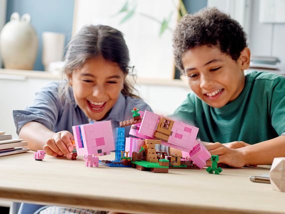 Lego konstruktor Minecraft 21170 The Pig House