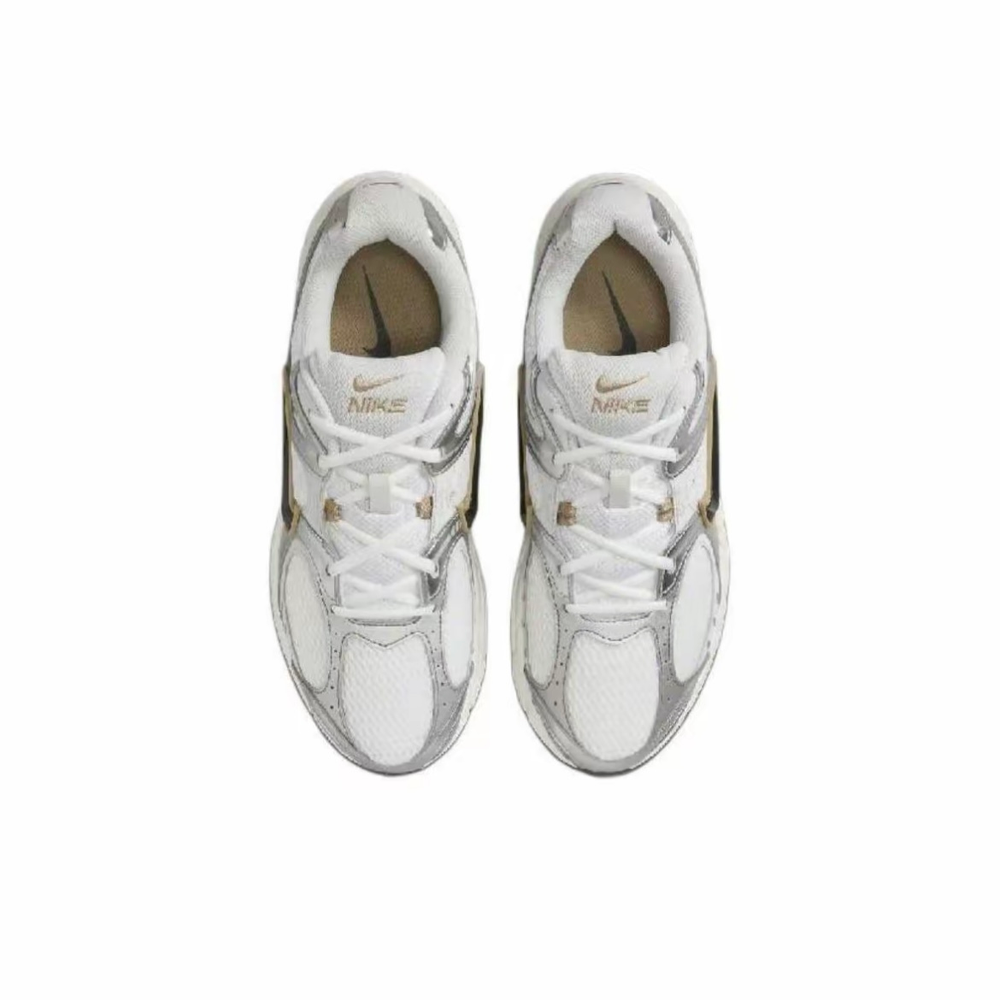 Nike V5 RNR "Parachute Beige Metallic"