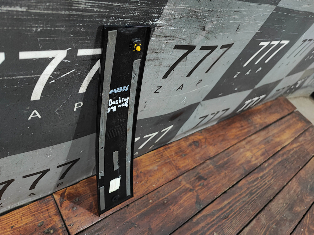 Накладка стойки двери задней левой Jetour Dashing 22-нв Б/У Оригинал F165500410CA