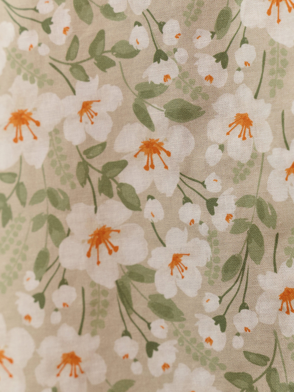 Платье с отложным воротником