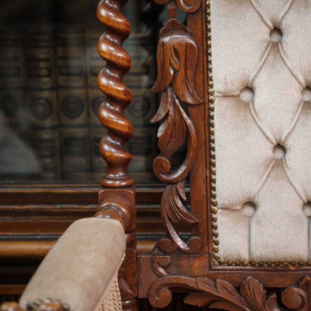 Парные кресла в стиле Ренессанс