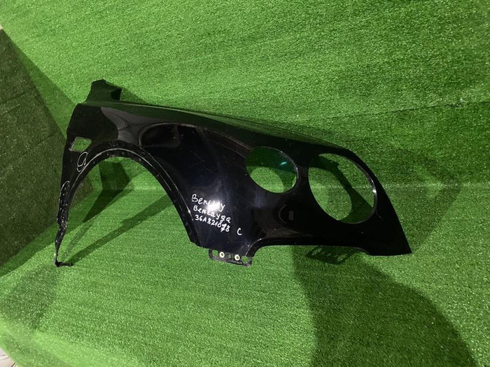 Крыло переднее правое Bentley Bentayga (2015-2020)