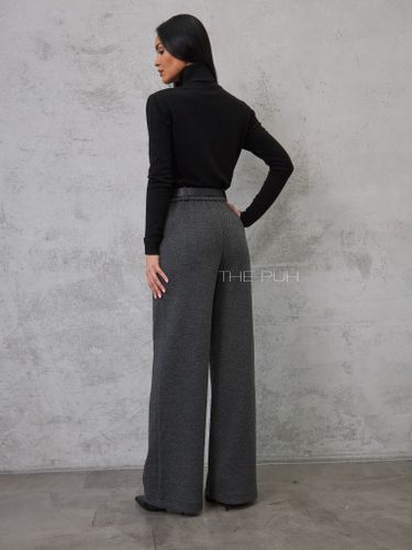 Прямые брюки темно-серого цвета с узором