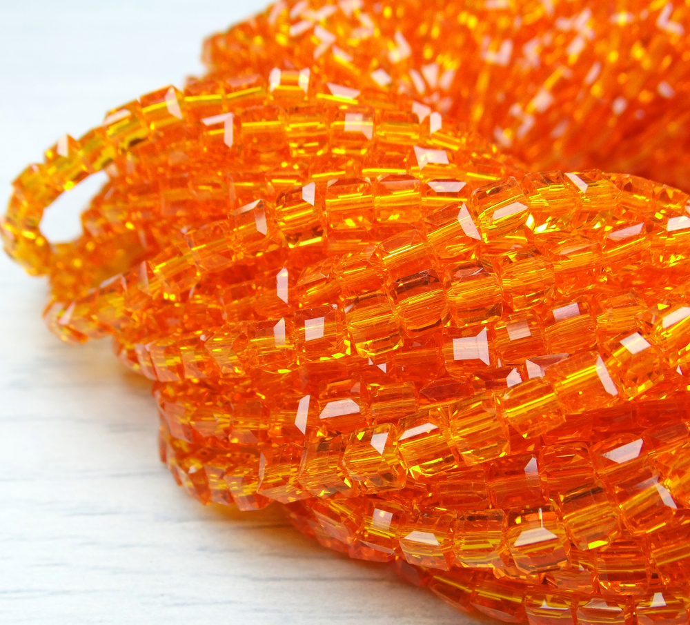 БВ007НН3 Хрустальные бусины квадратные, цвет: оранжевый, размер 3 мм, кол-во: 63-65 шт.