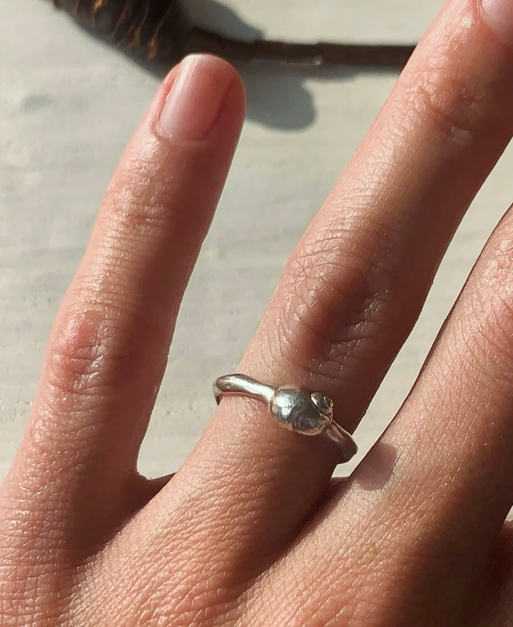 кольцо с малышкой ракушкой