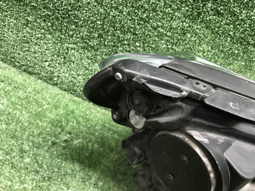 Битая Фара левая Toyota Rav 4 CA40 (2015-2019) LED