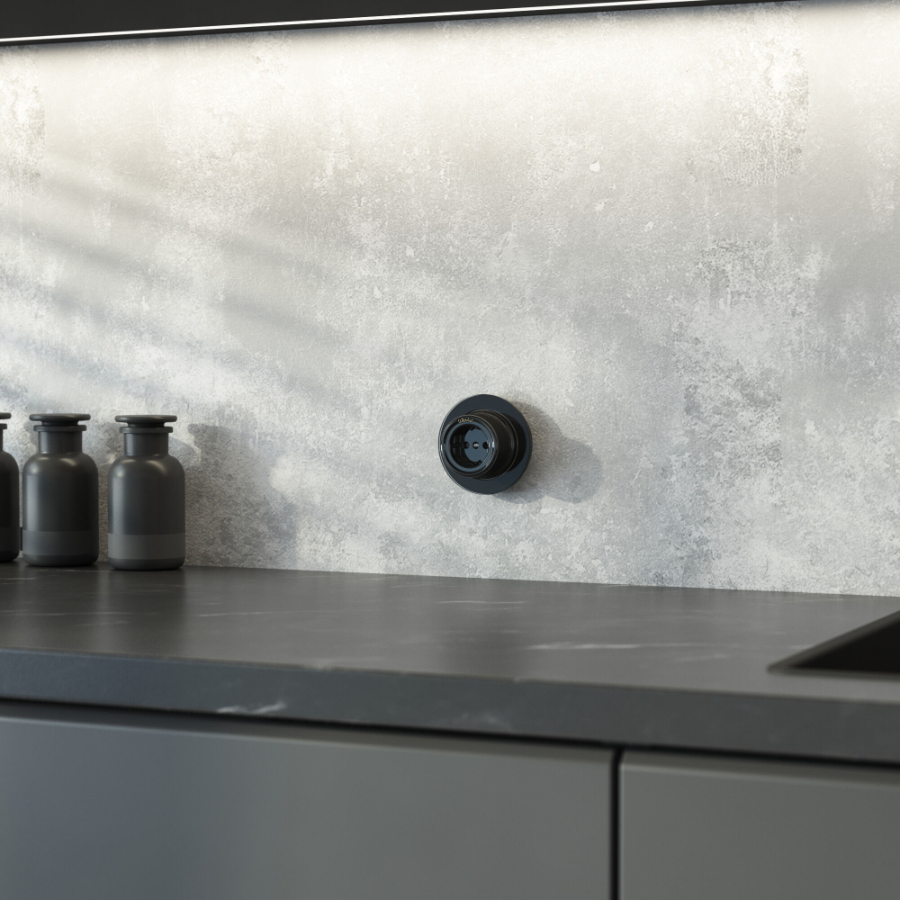 Розетка с заземлением черный ретро W5671008