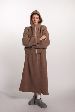 Худи на молнии укороченная из плюшевой ткани, какао