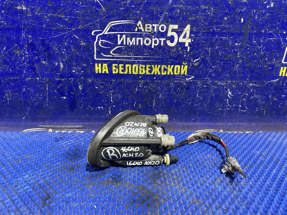 Туманка правая TOYOTA IPSUM 2001-2003