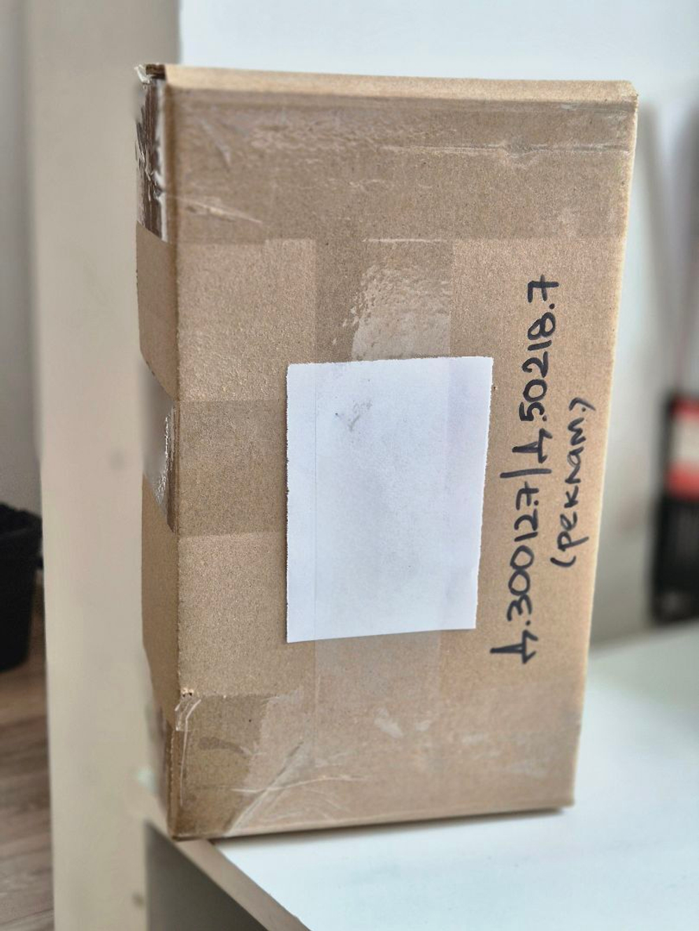 РЕКЛАМАЦИЯ Шкаф витрина Бритта двухдверная (ножки+фурнитура)