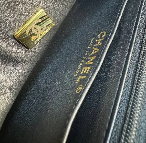 Стеганая сумка Chanel classic flap с ручкой, черный